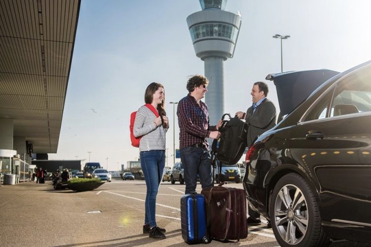 Airport Pickup vs. City Pickup: Which is Better for Car Rentals?